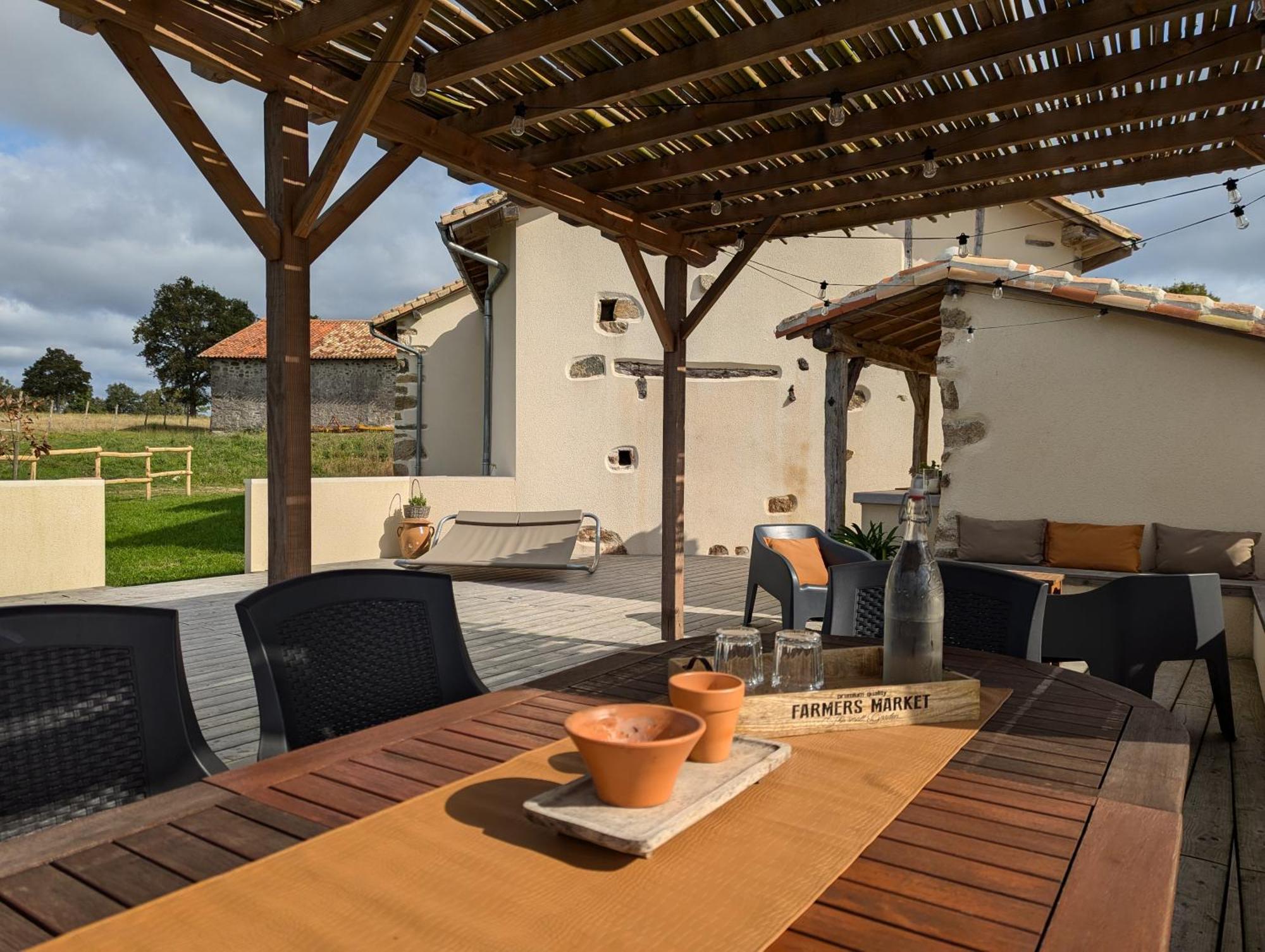 Gite A L'Ombre Des Magnolias Lesterps Exterior foto