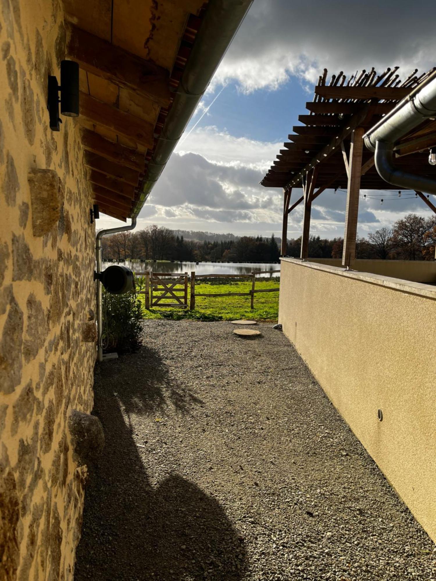 Gite A L'Ombre Des Magnolias Lesterps Exterior foto